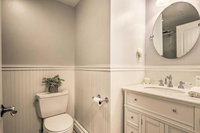 Cape Cod Home w / DeckGrill 2 Mi to Beach