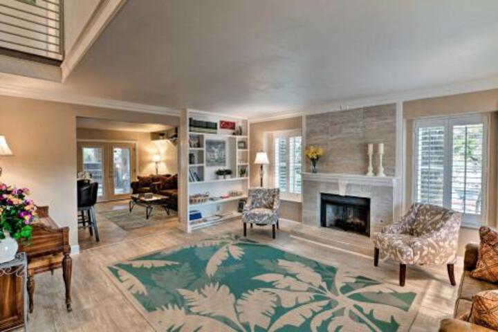 Vegas House W / Spa Mini Golf Home Theater Deck! - thumb 1