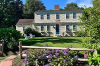 Upscale East Orleans Home 1 Mile to Nauset Beach