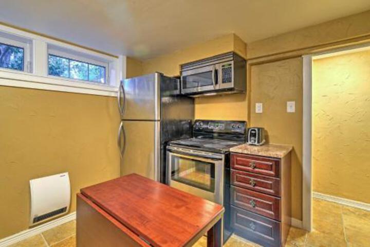 S Park Hill Apt Walking Distance To City Park! - thumb 2