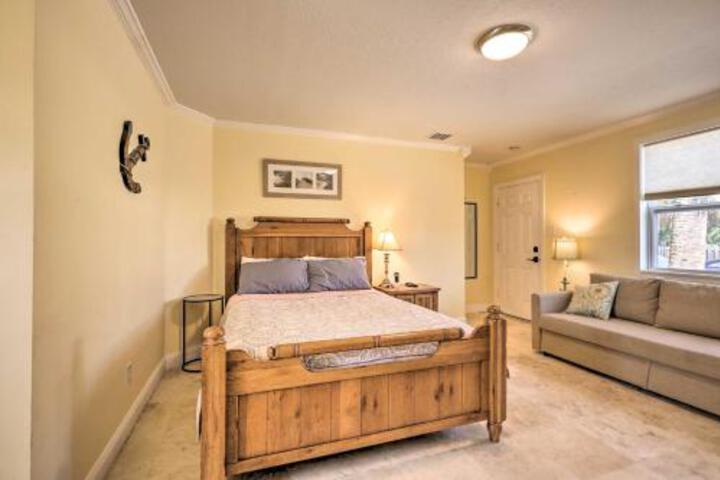 St. Augustine Beach Retreat W / Patio+Fire Pit - thumb 0