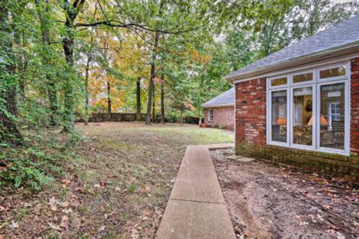 Pet Friendly Home 4.6mi To Shelby Farms Park - thumb 6