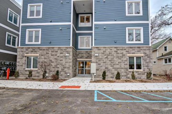 Modern Condo Less Than 1 Mile To Grand Traverse Bay! - thumb 4
