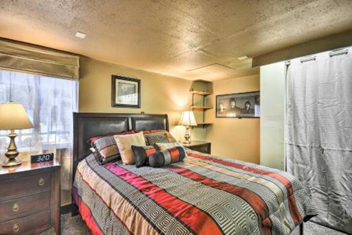 Sherwood Retreat With Yard Walk To Old Town! - thumb 1