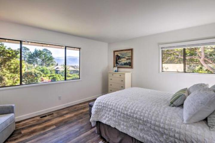 Charming Hill View Bungalow Near Dtwn Carmel! - thumb 0