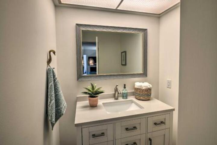 Charming Hill View Bungalow Near Dtwn Carmel! - thumb 4