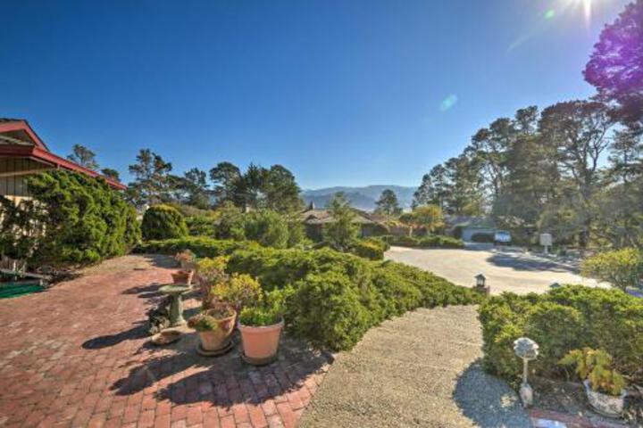 Charming Hill View Bungalow Near Dtwn Carmel! - thumb 3