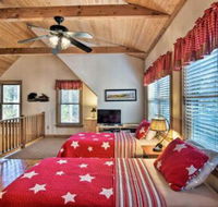 Woodland Getaway with Hot Tub 11 Miles to Boone - Tourism Bookings