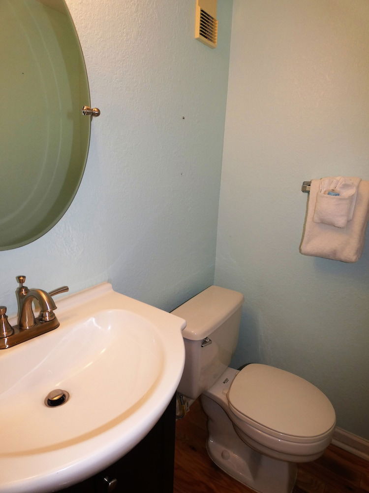 0401 Waters Edge Resort Condo - thumb 3