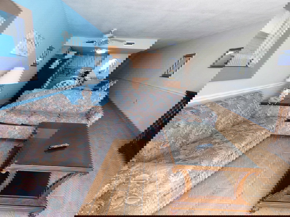 0404 Waters Edge Resort Condo - thumb 3