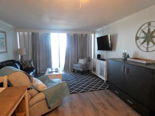 0206 Waters Edge Resort Condo - thumb 3