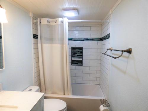 0206 Waters Edge Resort Condo - thumb 5