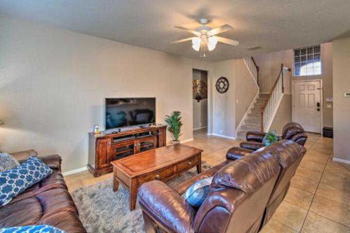 Spacious Home With Pool Access 5 Mi To SeaWorld - thumb 2