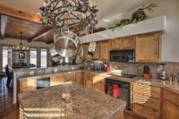 Lavish Lake House Getaway w / Pool Spa  BBQ