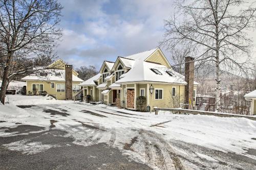 Large Ski In / Out Black Mtn Abode W / Fireplace! - thumb 3