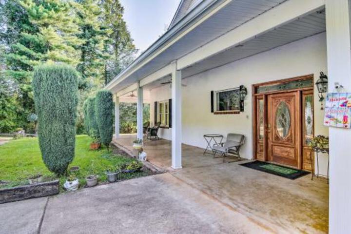 7 Acre Home With Mountain Views 16 Mi To Asheville - thumb 4