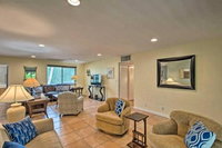 Pet Friendly Retreat w / Pool 3.5 Mi to Beach