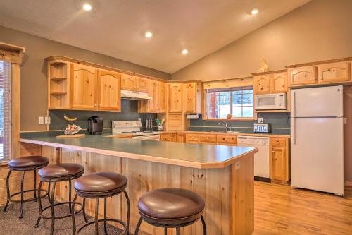 Duck Creek Village Cabin Near Top Attractions - thumb 1