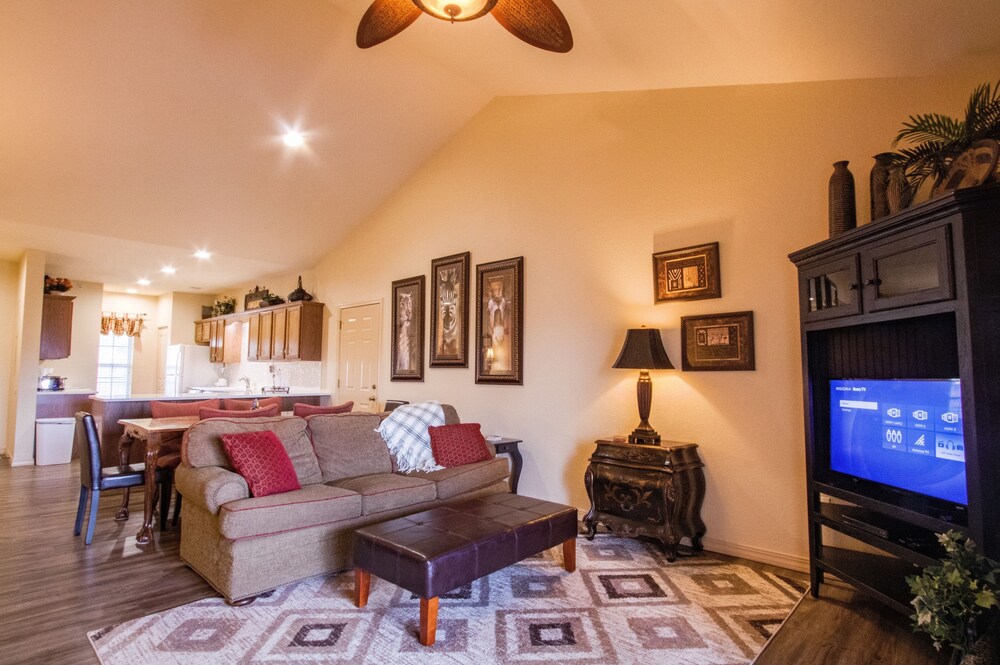 Highrise Haven 2 Bedroom Condo - thumb 2