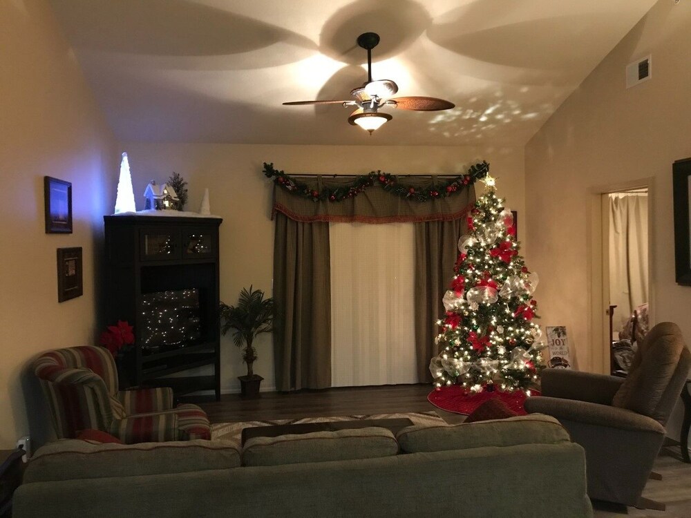 Highrise Haven 2 Bedroom Condo - thumb 4