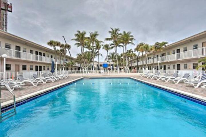 Oceanfront Miami Beach Condo W / Resort Pool Access - thumb 4