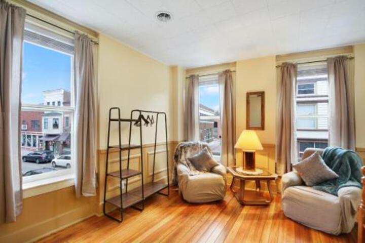 Downtown Galena Spacious Apartment Apts - thumb 3