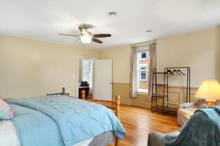 Downtown Galena Spacious Apartment Apts - thumb 4