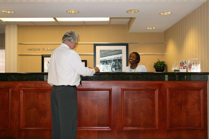 Hampton Inn Charleston-Downtown - thumb 7