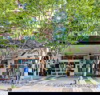 Hampton Inn  Suites Greenville-Downtown-RiverPlace - Tourism Bookings