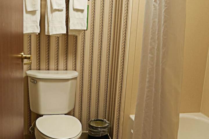 Hampton Inn & Suites Scottsburg - thumb 3