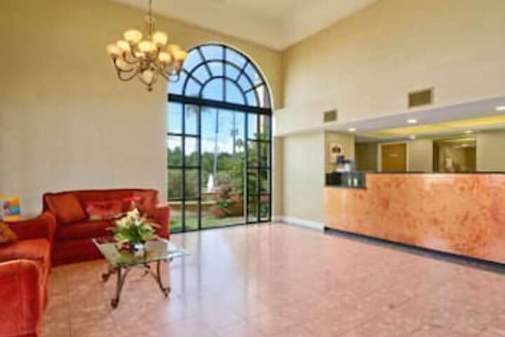 Travelodge Suites By Wyndham Kissimmee Orange - thumb 6