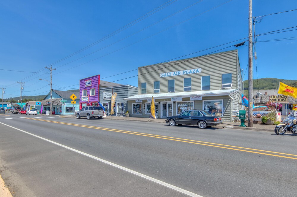 Whale Watcher Condo #1 - thumb 3