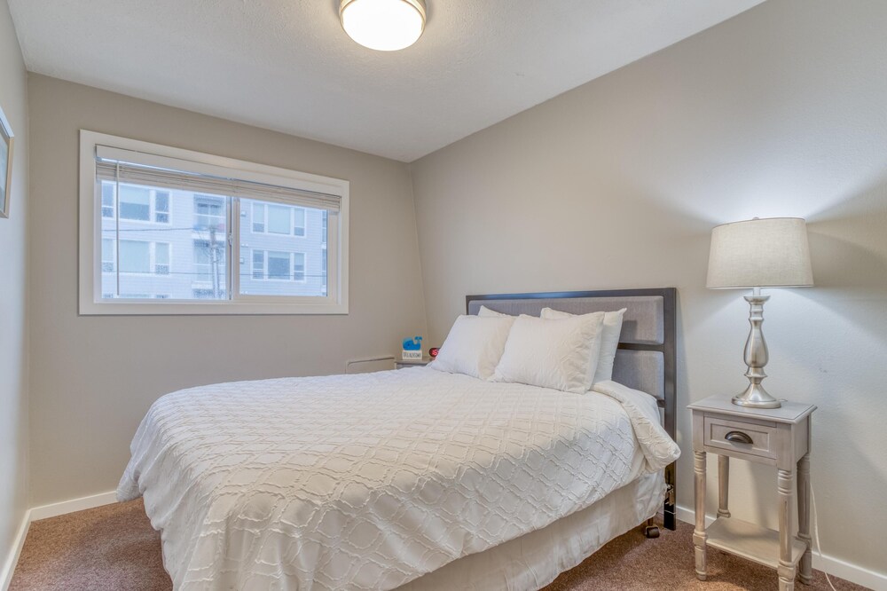 Whale Watcher Condo #1 - thumb 5