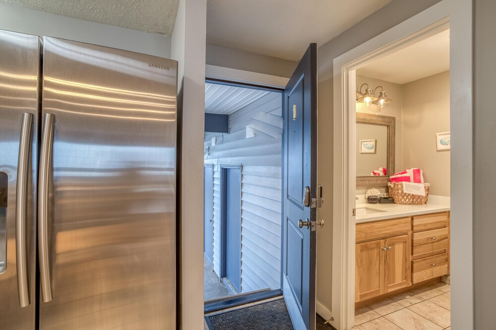 Whale Watcher Condo #1 - thumb 6