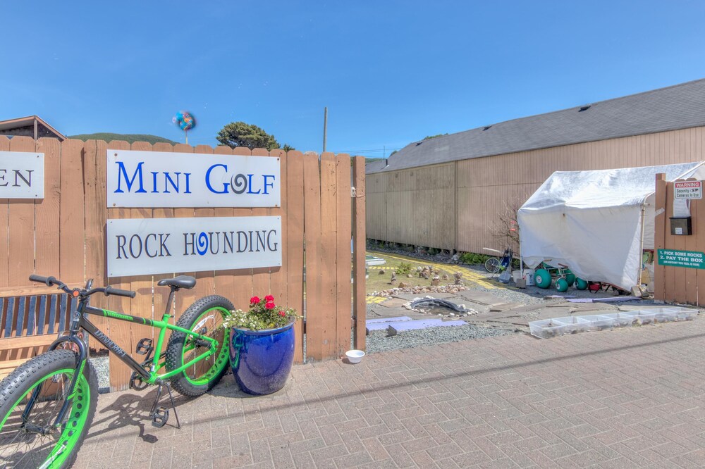 Whale Watcher Condo #1 - thumb 4