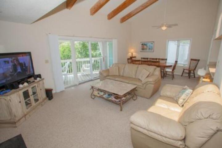 Shoot The Breeze Condo - thumb 2