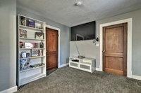 Updated Coastal Home with Grill Blocks to Beach