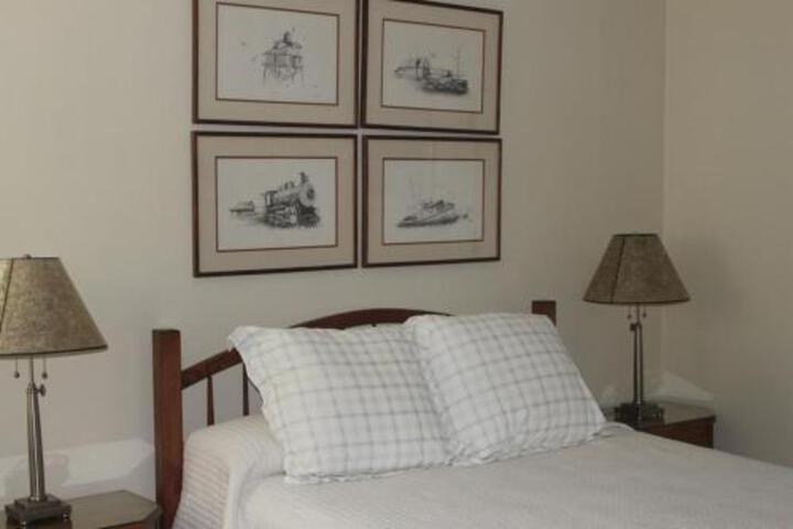 Kloeppel Cottage Home - thumb 6