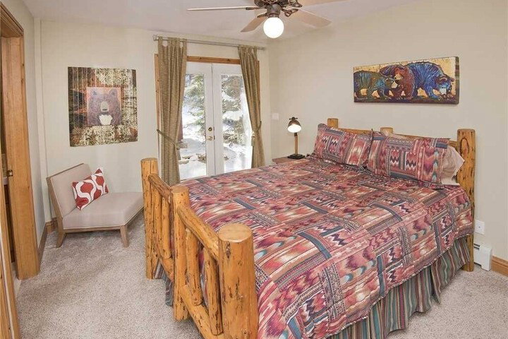 2892 C Kinnikinnick Rd. 3 Bedroom Home - thumb 4