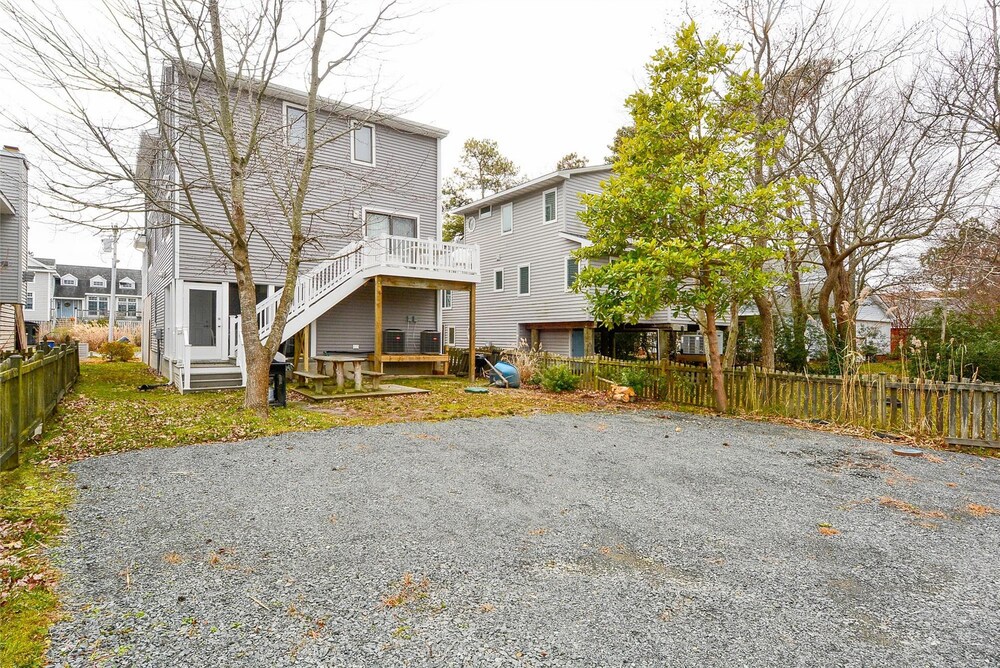 209 Parkwood Street By Long & Foster - thumb 0