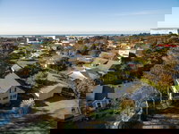 Easy Street 3 Bedroom Home by Redawning