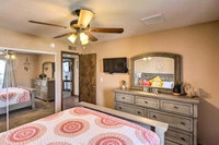 Private Oasis w / Views 2 Mi to Lake Havasu