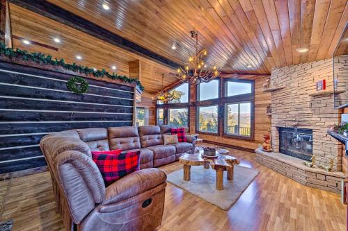 Mountaintop Paradise W / Hot Tub & Game Room! - thumb 4