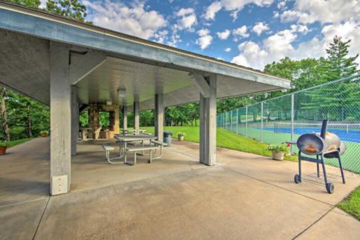 Luxe Lakeside Regatta Bay Getaway With Pool Access! - thumb 6