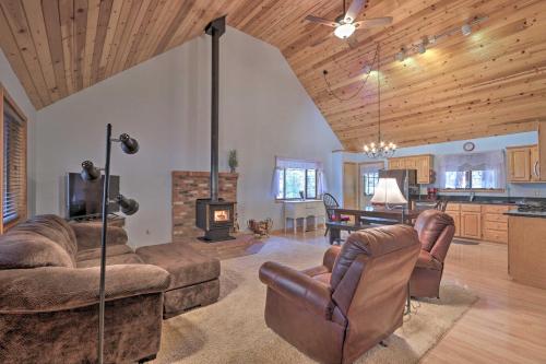 House W / 2 Decks & Patio Less Than 2 Mi To Downtown! - thumb 3