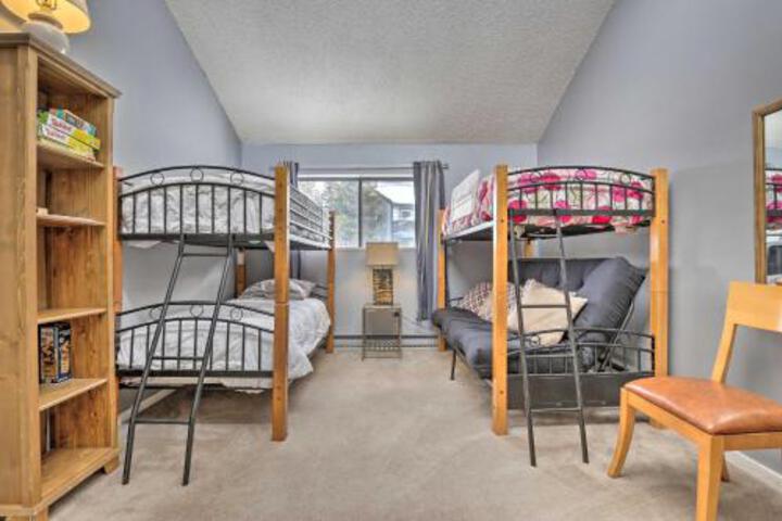 Cozy Fraser Mtn Retreat With Shuttle To Winter Park! - thumb 1