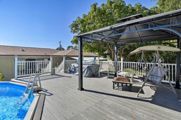 Coastal Bokeelia Oasis Pool Deck & Fire Pit - thumb 4