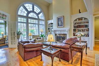 Private Forest Mansion w / Movie Theatre  Gym