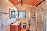 Cozy Volcano Studio w / Phenomenal Rainforest Views