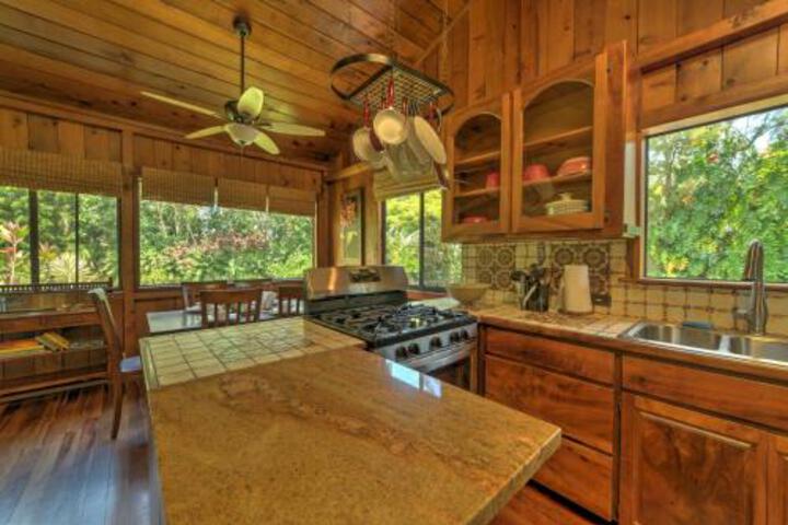 Secluded Keaau House With Hot Tub & Wraparound Porch! - thumb 7